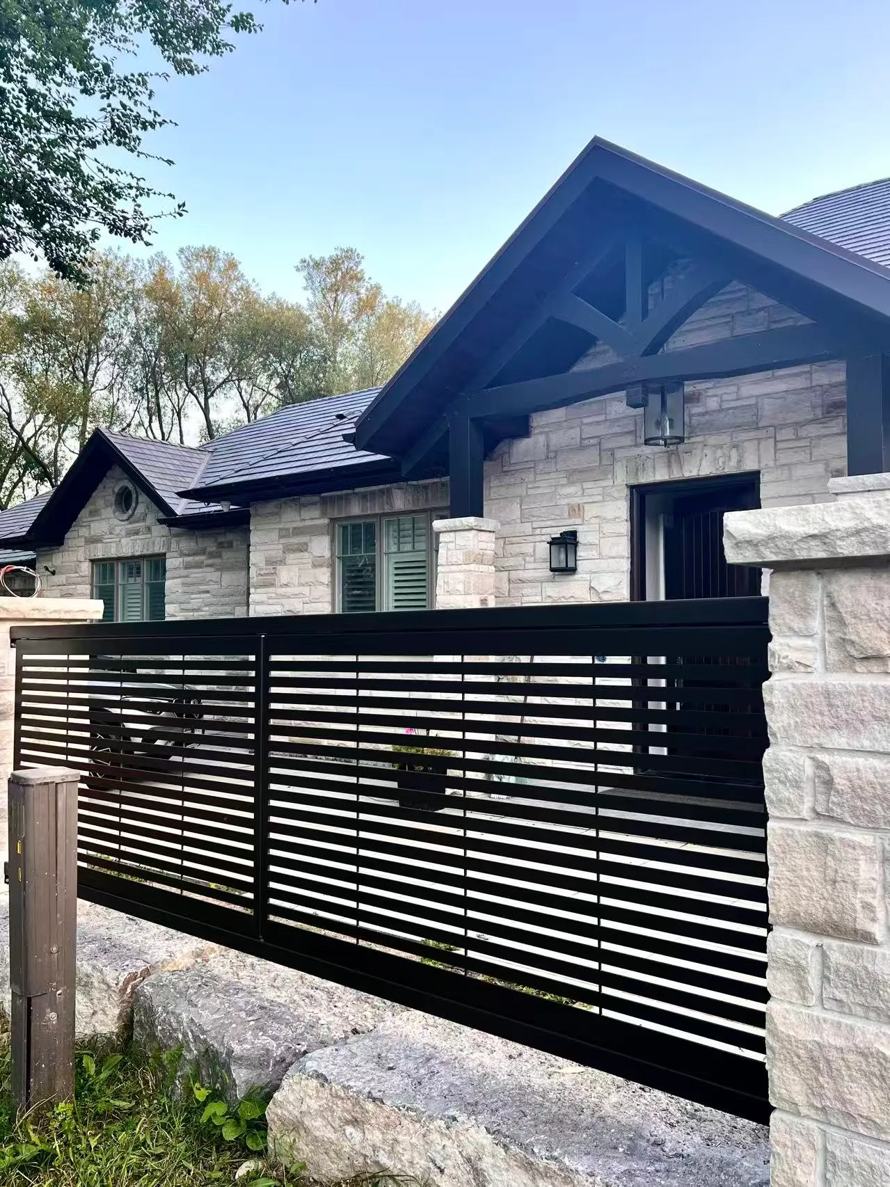 Keswick Lakefront — custom home by Benestone in Georgina