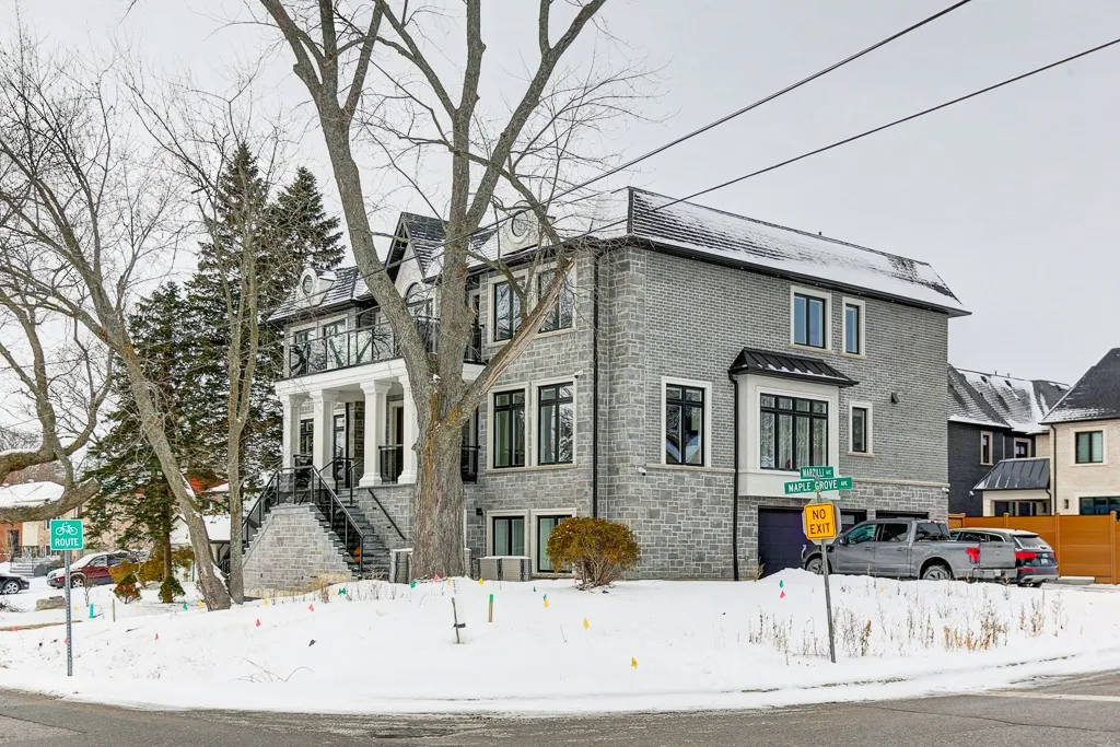 Yonge & King — Estate — Richmond Hill
